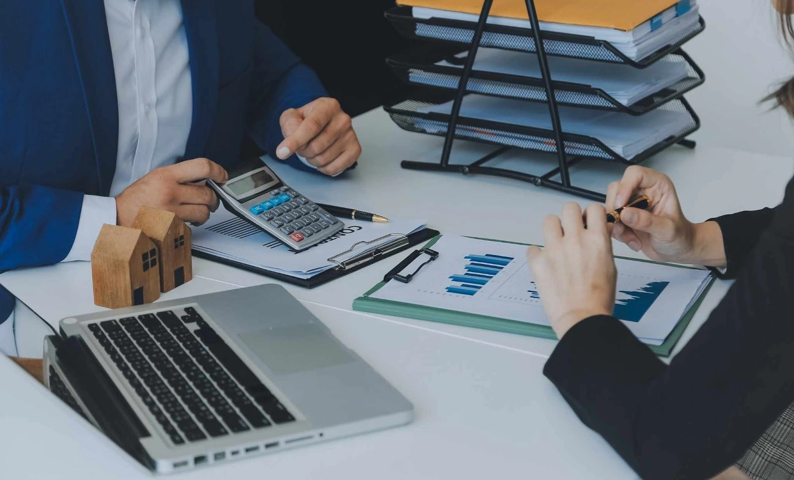 How Bookkeeping Services in Dubai Help Businesses Stay Compliant and Profitable